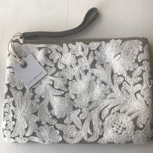 NWT Lucky brand wristlet.